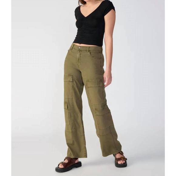 NEW SANCTUARY low slung y2k standard rise cargo pant in mossy green - Picture 8 of 9